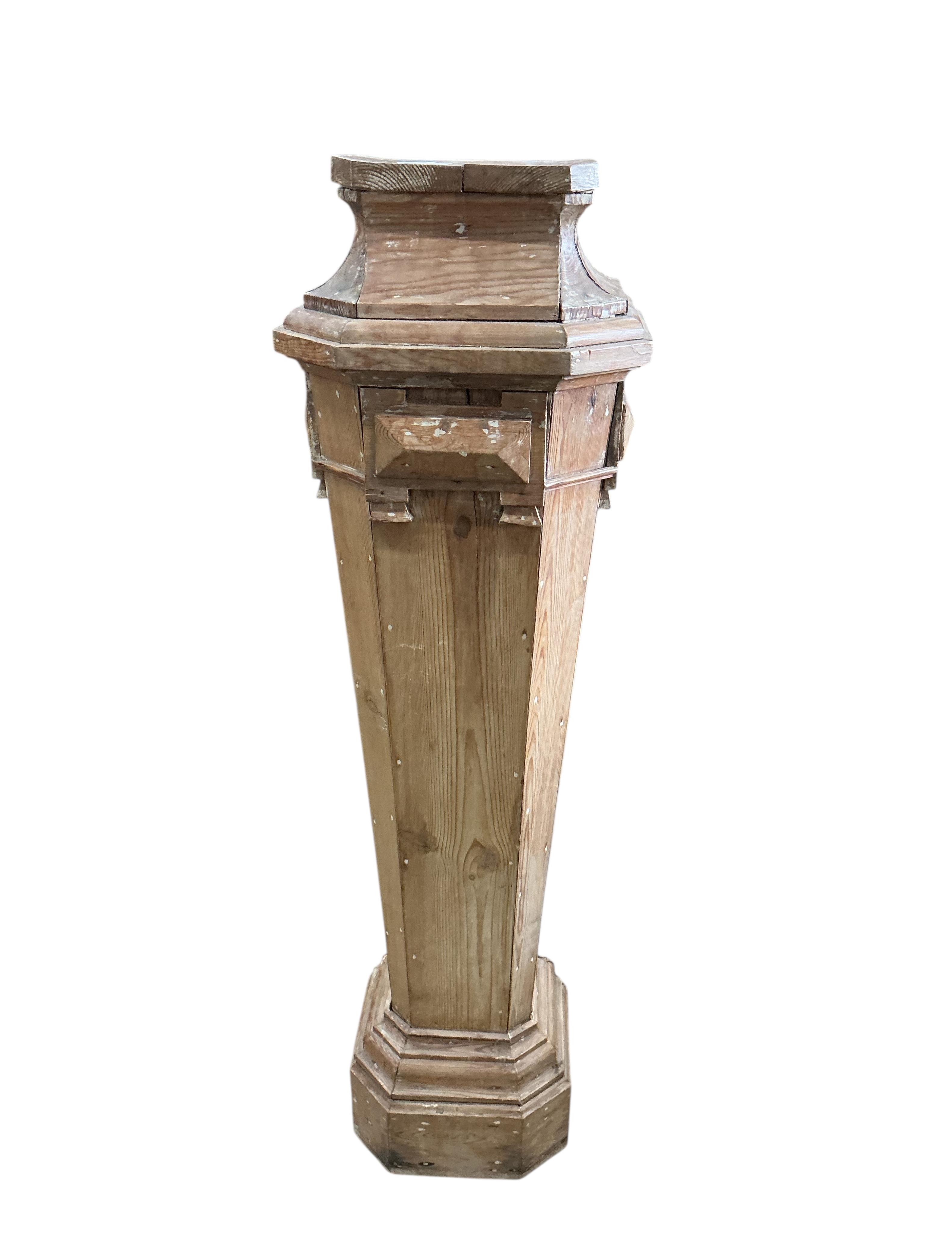 A Victorian octagonal pine pedestal, height 112cm
